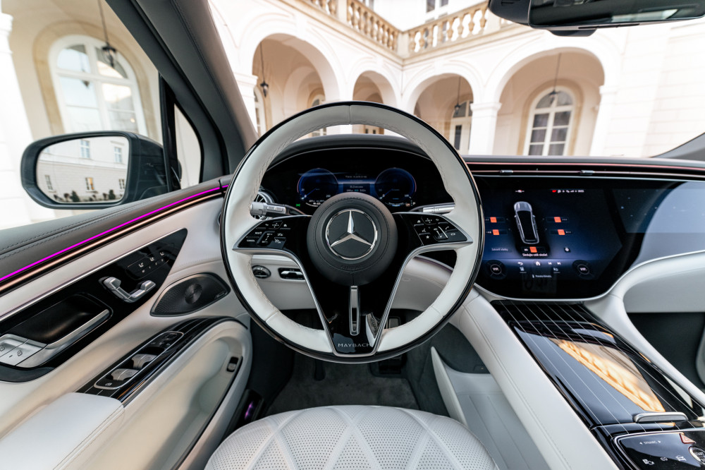 Mercedes-Maybach EQS 680 SUV